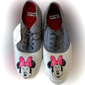Disney Mickey Mouse Tennis Shoes size 9